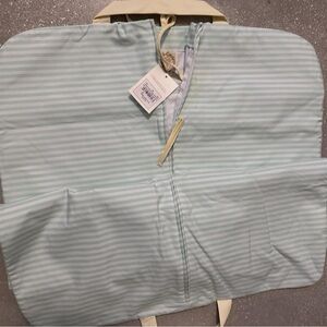 The Beaufort Bonnet Company Graham garment bag in Grace bay green stripe. NWT